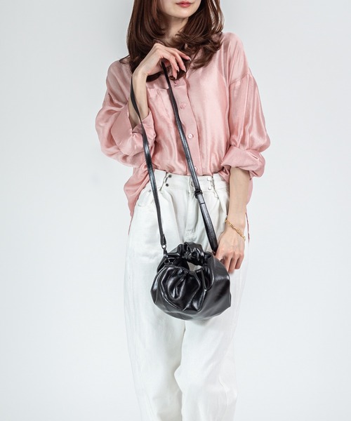 HELOYSE（エロイーズ）の「【HELOYSE/エロイーズ】ハンドバッグ　ショルダーバッグ　croissant shoulder leather mini（ショルダーバッグ・レディース・シルバー/ブラック・FREE）」の5枚目の写真