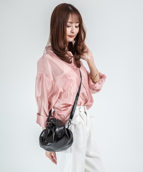 HELOYSE（エロイーズ）の「【HELOYSE/エロイーズ】ハンドバッグ　ショルダーバッグ　croissant shoulder leather mini（ショルダーバッグ・レディース・シルバー/ブラック・FREE）」の4枚目の写真