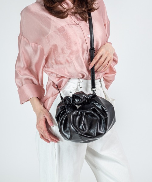 HELOYSE（エロイーズ）の「【HELOYSE/エロイーズ】ハンドバッグ　ショルダーバッグ　croissant shoulder leather mini（ショルダーバッグ・レディース・シルバー/ブラック・FREE）」の7枚目の写真