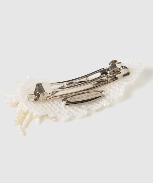 tanakadaisuke（タナカダイスケ）の「【tanakadaisuke/タナカダイスケ】feather beads barrette Right/フェザービーズバレッタ(右側)（バレッタ/ヘアクリップ・レディース・ホワイト・FREE）」の7枚目の写真
