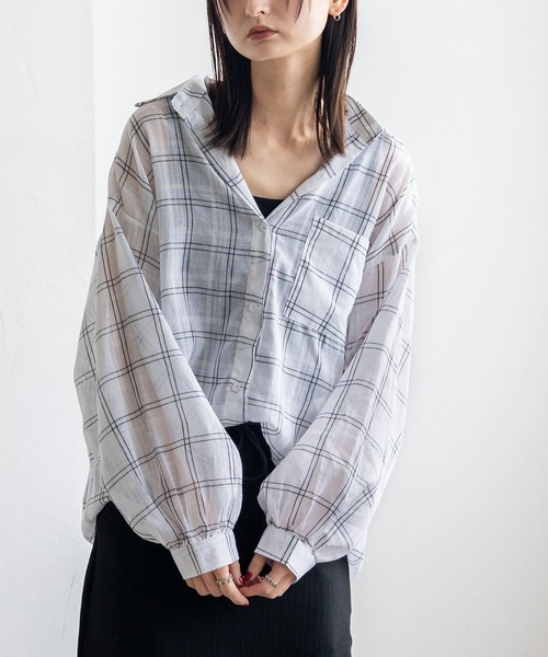 VitaFelice(ヴィータフェリーチェ)の「チェック柄シアールーズシャツ オーバーサイズ(シャツ/ブラウス・レディース・ホワイト/ブラック・FREE)」の10枚目の写真