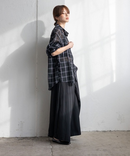 VitaFelice(ヴィータフェリーチェ)の「チェック柄シアールーズシャツ オーバーサイズ(シャツ/ブラウス・レディース・ホワイト/ブラック・FREE)」の16枚目の写真