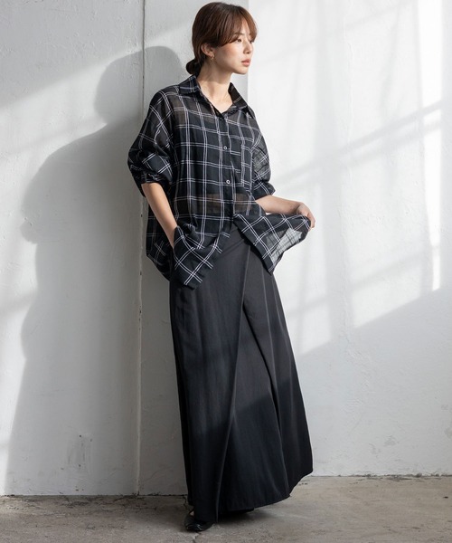 VitaFelice(ヴィータフェリーチェ)の「チェック柄シアールーズシャツ オーバーサイズ(シャツ/ブラウス・レディース・ホワイト/ブラック・FREE)」の8枚目の写真