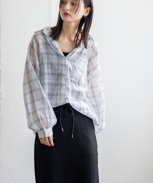 VitaFelice(ヴィータフェリーチェ)の「チェック柄シアールーズシャツ オーバーサイズ(シャツ/ブラウス・レディース・ホワイト/ブラック・FREE)」の21枚目の写真