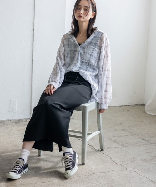 VitaFelice(ヴィータフェリーチェ)の「チェック柄シアールーズシャツ オーバーサイズ(シャツ/ブラウス・レディース・ホワイト/ブラック・FREE)」の11枚目の写真
