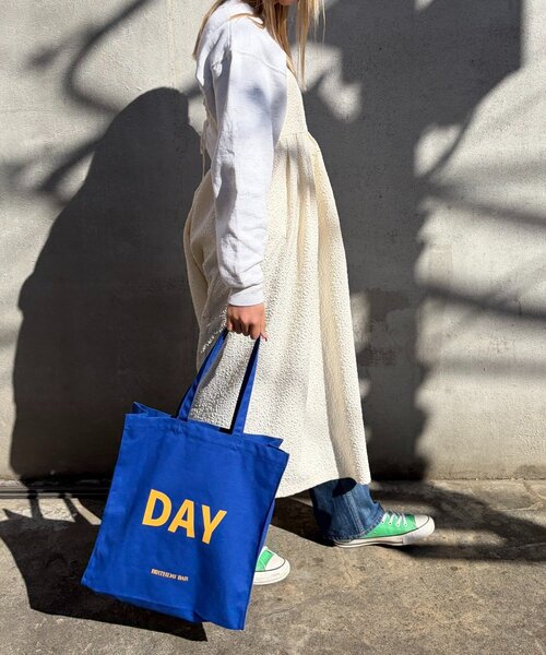 BIRTHDAY BAR（バースデイバー）の「キャンバスロゴスクエアトートバッグ（トートバッグ・レディース・オレンジ/ピンク/ブルー/ブラック・0）」の2枚目の写真