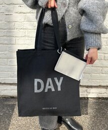 BIRTHDAY BAR（バースデイバー）の「キャンバスロゴスクエアトートバッグ（トートバッグ）」