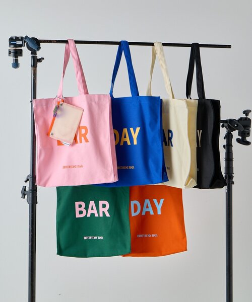 BIRTHDAY BAR（バースデイバー）の「キャンバスロゴスクエアトートバッグ（トートバッグ・レディース・オレンジ/ピンク/ブルー/ブラック・0）」の5枚目の写真