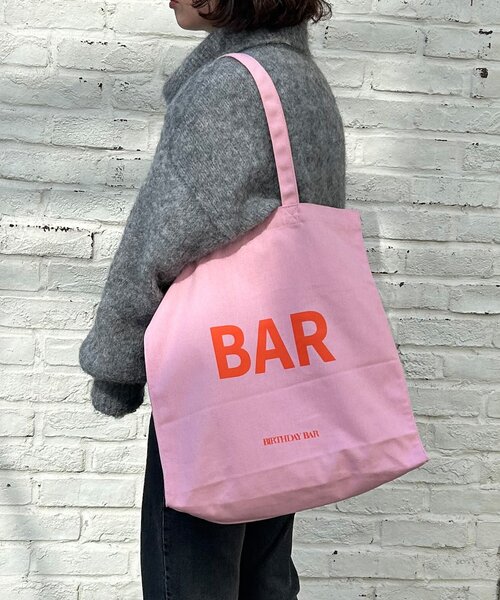BIRTHDAY BAR（バースデイバー）の「キャンバスロゴスクエアトートバッグ（トートバッグ・レディース・オレンジ/ピンク/ブルー/ブラック・0）」の16枚目の写真