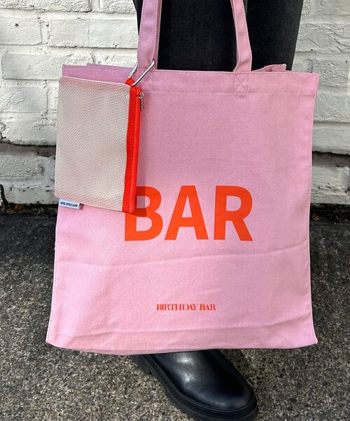 BIRTHDAY BAR（バースデイバー）の「キャンバスロゴスクエアトートバッグ（トートバッグ・レディース・オレンジ/ピンク/ブルー/ブラック・0）」の17枚目の写真