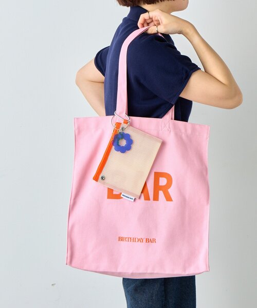 BIRTHDAY BAR（バースデイバー）の「キャンバスロゴスクエアトートバッグ（トートバッグ・レディース・オレンジ/ピンク/ブルー/ブラック・0）」の22枚目の写真