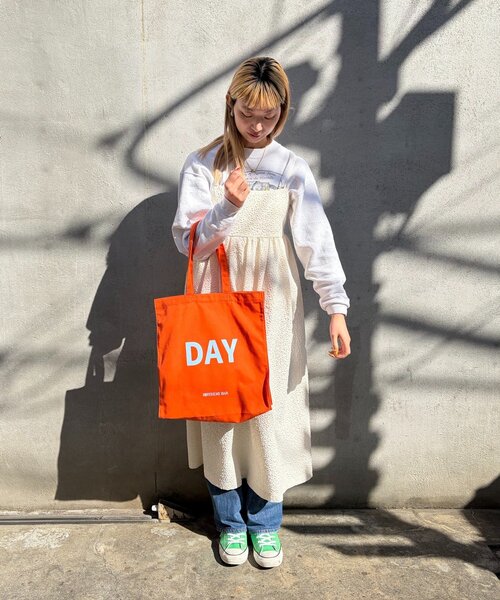 BIRTHDAY BAR（バースデイバー）の「キャンバスロゴスクエアトートバッグ（トートバッグ・レディース・オレンジ/ピンク/ブルー/ブラック・0）」の11枚目の写真