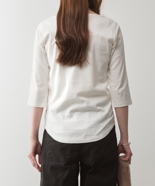aity(アイティ)の「M-4L Vネック7分袖カットソー(Tシャツ/カットソー・レディース・カーキ/ブラック/オフホワイト/杢グレー/チャコールグレー・4L/3L/LL/L/M)」の11枚目の写真