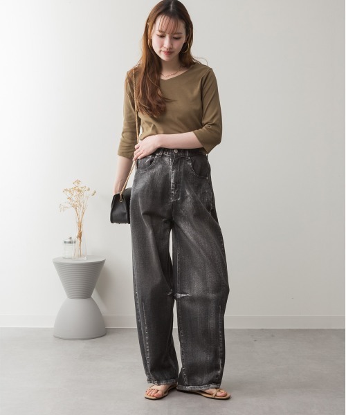 aity(アイティ)の「M-4L Vネック7分袖カットソー(Tシャツ/カットソー・レディース・カーキ/ブラック/オフホワイト/杢グレー/チャコールグレー・4L/3L/LL/L/M)」の13枚目の写真