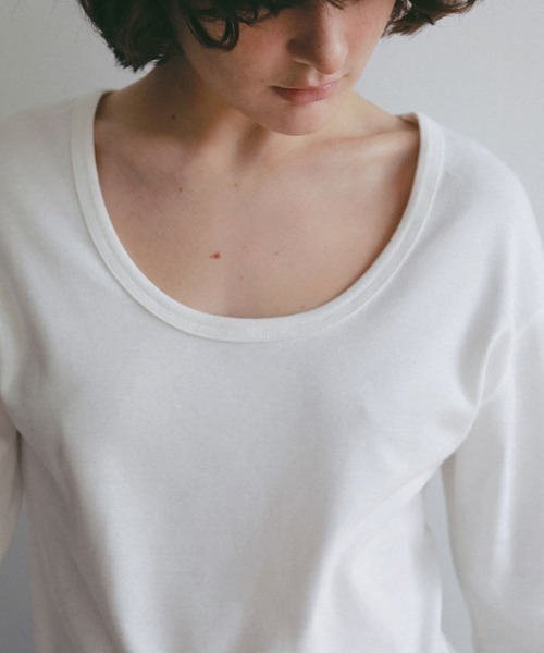 ETRE TOKYO(エトレトウキョウ)の「オーガニックコットンUネックロンTee(Tシャツ/カットソー・レディース・グレー/ブラック/ホワイト・FREE)」の20枚目の写真