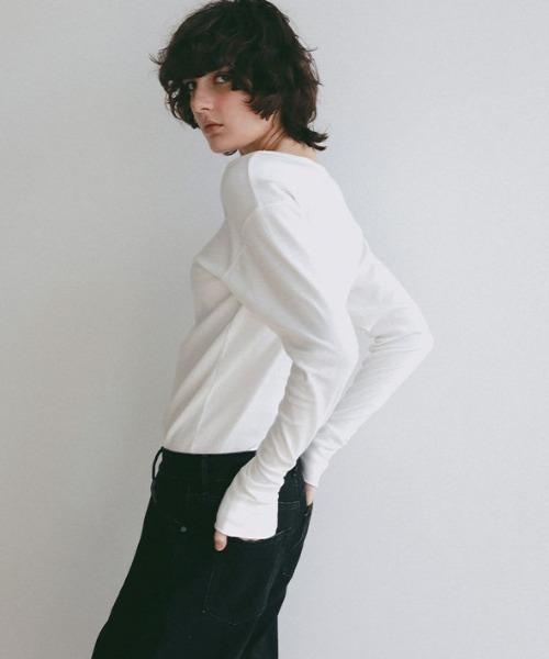 ETRE TOKYO(エトレトウキョウ)の「オーガニックコットンUネックロンTee(Tシャツ/カットソー・レディース・グレー/ブラック/ホワイト・FREE)」の21枚目の写真
