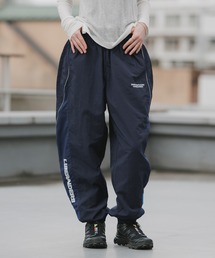 Liberaiders(リベレイダース)の「Liberaiders/リベレイダース LR NYLON PANTS ブランドロゴ イージーナイロンパンツ 2026年春夏(スウェットパンツ)」