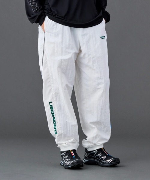 Liberaiders(リベレイダース)の「Liberaiders/リベレイダース LR NYLON PANTS ブランドロゴ イージーナイロンパンツ 秋 秋服 2026年秋冬(スウェットパンツ・メンズ・ネイビー/ブラック/ホワイト・L/XL/M/S)」の8枚目の写真