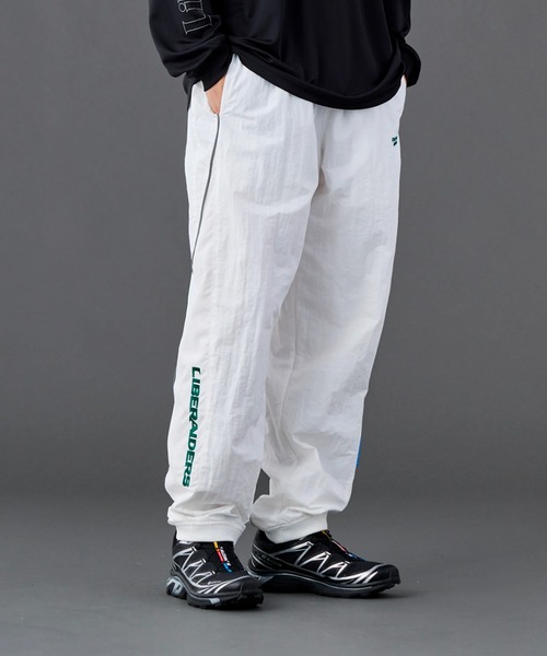Liberaiders(リベレイダース)の「Liberaiders/リベレイダース LR NYLON PANTS ブランドロゴ イージーナイロンパンツ 秋 秋服 2026年秋冬(スウェットパンツ・メンズ・ネイビー/ブラック/ホワイト・L/XL/M/S)」の7枚目の写真