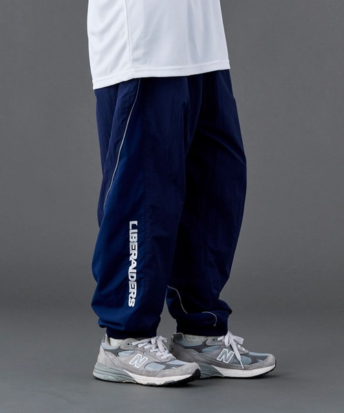 Liberaiders(リベレイダース)の「Liberaiders/リベレイダース LR NYLON PANTS ブランドロゴ イージーナイロンパンツ 秋 秋服 2026年秋冬(スウェットパンツ・メンズ・ネイビー/ブラック/ホワイト・L/XL/M/S)」の4枚目の写真