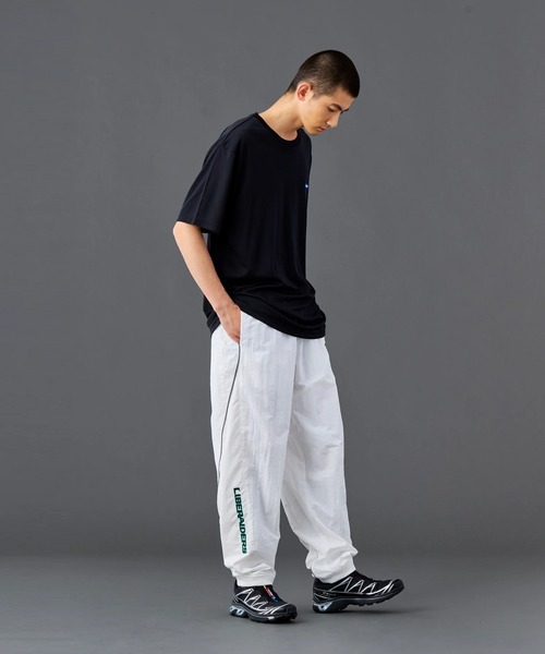 Liberaiders(リベレイダース)の「Liberaiders/リベレイダース LR NYLON PANTS ブランドロゴ イージーナイロンパンツ 秋 秋服 2026年秋冬(スウェットパンツ・メンズ・ネイビー/ブラック/ホワイト・L/XL/M/S)」の15枚目の写真