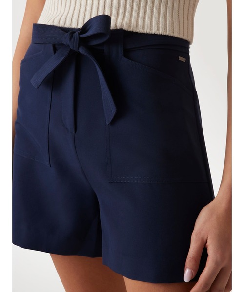 Guess(ゲス)の「VALENTINA Short ショートパンツ(その他パンツ・レディース・ネイビー/ホワイト・SMALL/X-SMALL/MEDIUM)」の9枚目の写真