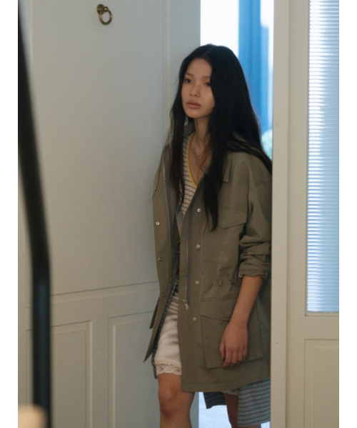UNNOUT(アナウト)の「LINEN UTILITY HALF COAT KHAKI(ナイロンジャケット・レディース・その他・ONE SIZE)」の2枚目の写真