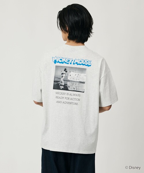 FREAK'S STORE(フリークスストア)の「限定展開/DISNEY/ディズニー/ミッキーマウス /モノクロ バックプリント クルーネック Tシャツ/Scene(Tシャツ/カットソー・メンズ・スミクロ/ホワイト/ブラウン/アッシュグレー・SMALL/MEDIUM/LARGE)」の17枚目の写真