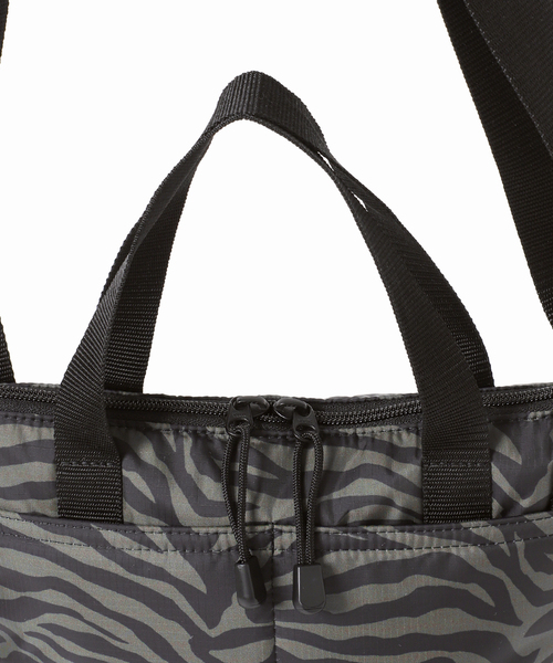 journal standard L'essage（ジャーナルスタンダードレサージュ）の「【BAGS IN PROGRESS】Zipper Duffle Small：ショルダーバッグ（ショルダーバッグ・レディース・カーキ・FREE）」の10枚目の写真