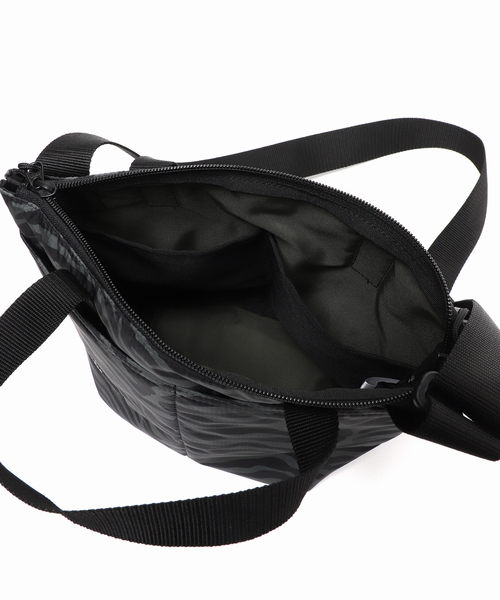 journal standard L'essage（ジャーナルスタンダードレサージュ）の「【BAGS IN PROGRESS】Zipper Duffle Small：ショルダーバッグ（ショルダーバッグ・レディース・カーキ・FREE）」の8枚目の写真