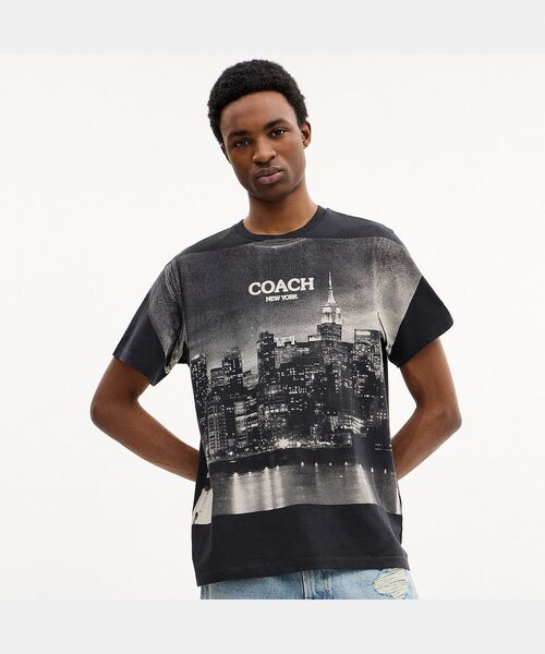 COACH（コーチ）の「ポストカード Tシャツ（Tシャツ/カットソー・メンズ・ブラック系その他・X-SMALL/SMALL/MEDIUM/LARGE/X-LARGE）」の3枚目の写真