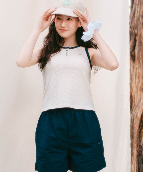 COVERNAT（カバーナット）の「ウィメンズナイロンバンディングショーツダークネイビー（その他パンツ・レディース・その他・WS/WM）」の2枚目の写真