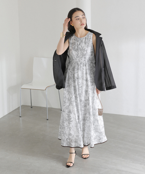 La TOTALITE（ラトータリテ）の「【洗える】フルーツジュイプリントワンピース（ワンピース・レディース・ブラウン/レモンイエロー・36/38）」の4枚目の写真