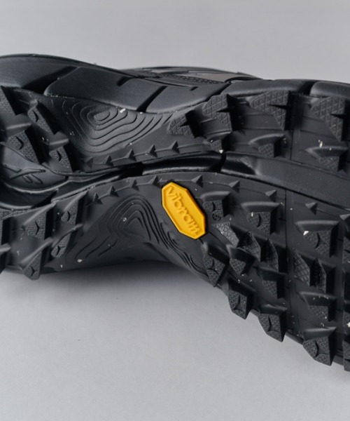 Lui's（ルイス）の「【Reebok】 ジグ キネティカ 3.5 エッジ / ZIG KINETICA 3.5 EDGE（スニーカー・メンズ・ブラック・28cm/27cm/26cm）」の2枚目の写真