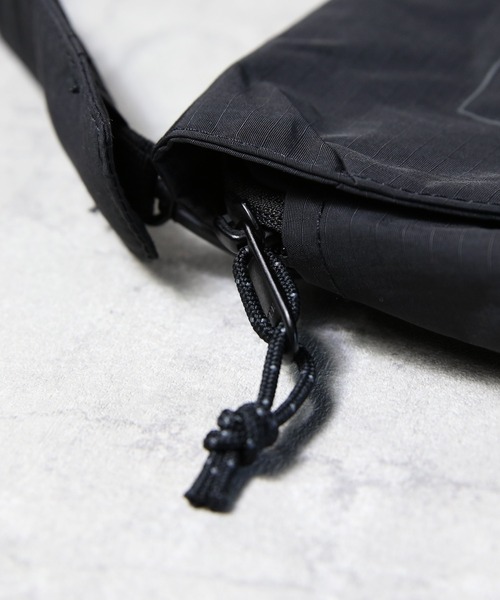 THE NORTH FACE(ザノースフェイス)の「THE NORTH FACE ショルダーバッグ(ショルダーバッグ・メンズ・ブラック・FREE)」の11枚目の写真