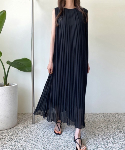 ReRe(リリ)の「シアープリーツワンピース(ワンピース・レディース・ブラック/ホワイト/ネイビー・FREE)」の7枚目の写真