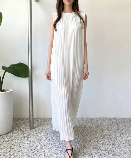 ReRe(リリ)の「シアープリーツワンピース(ワンピース・レディース・ブラック/ホワイト/ネイビー・FREE)」の19枚目の写真