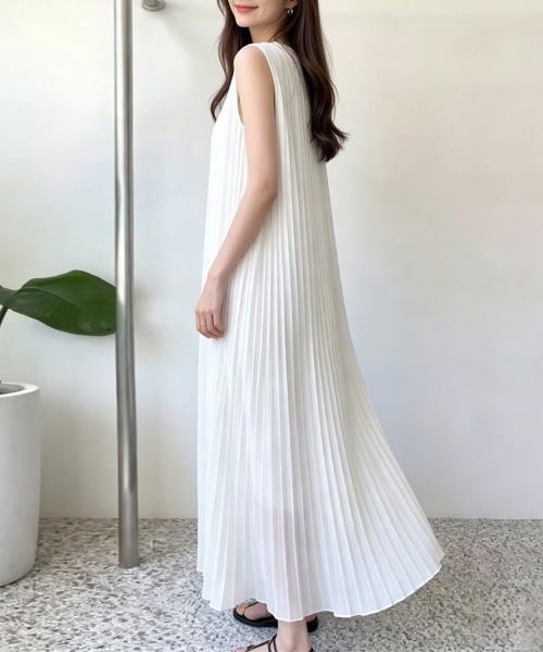 ReRe(リリ)の「シアープリーツワンピース(ワンピース・レディース・ブラック/ホワイト/ネイビー・FREE)」の20枚目の写真