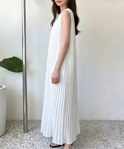 ReRe(リリ)の「シアープリーツワンピース(ワンピース・レディース・ブラック/ホワイト/ネイビー・FREE)」の21枚目の写真