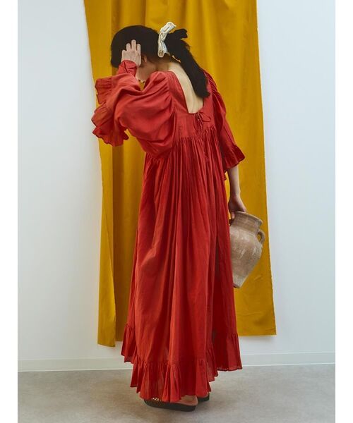 FIKA.(フィーカ)の「2way hem frill cotton onepiece(ワンピース・レディース・オフホワイト/レッド・MEDIUM)」の5枚目の写真