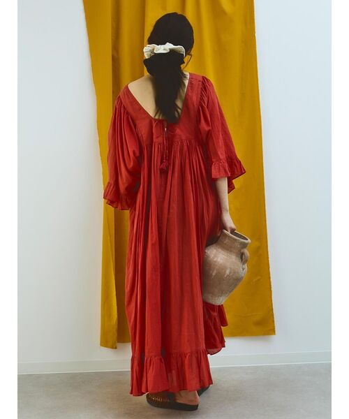 FIKA.(フィーカ)の「2way hem frill cotton onepiece(ワンピース・レディース・オフホワイト/レッド・MEDIUM)」の6枚目の写真