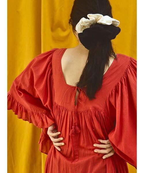 FIKA.(フィーカ)の「2way hem frill cotton onepiece(ワンピース・レディース・オフホワイト/レッド・MEDIUM)」の11枚目の写真