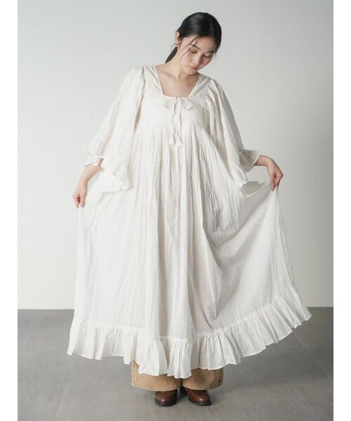 FIKA.(フィーカ)の「2way hem frill cotton onepiece(ワンピース・レディース・オフホワイト/レッド・MEDIUM)」の13枚目の写真