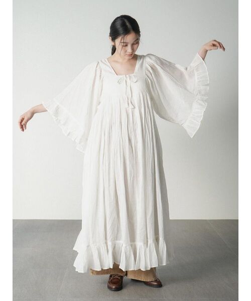 FIKA.(フィーカ)の「2way hem frill cotton onepiece(ワンピース・レディース・オフホワイト/レッド・MEDIUM)」の16枚目の写真