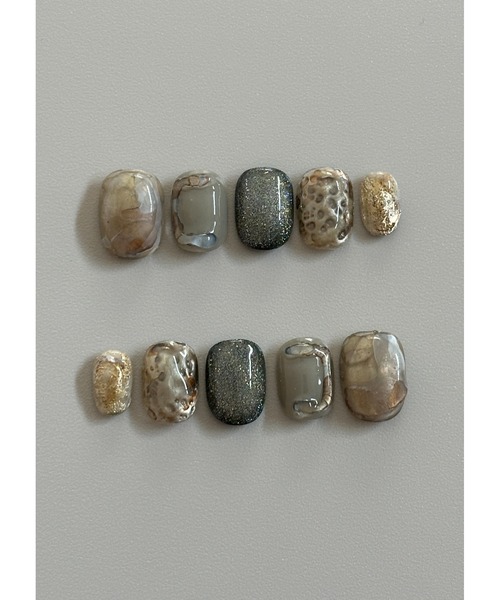 tone（トーン）の「【butter up】鉱物アートのネイルチップ(MA)（ネイルシール/ネイルチップ・レディース・ゴールド・L/M/S）」の3枚目の写真