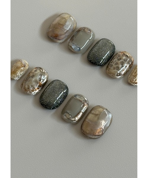 tone（トーン）の「【butter up】鉱物アートのネイルチップ(MA)（ネイルシール/ネイルチップ・レディース・ゴールド・L/M/S）」の5枚目の写真