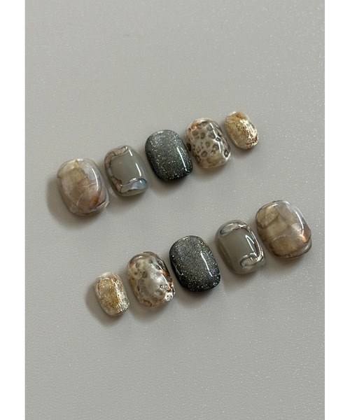 tone（トーン）の「【butter up】鉱物アートのネイルチップ(MA)（ネイルシール/ネイルチップ・レディース・ゴールド・L/M/S）」の7枚目の写真