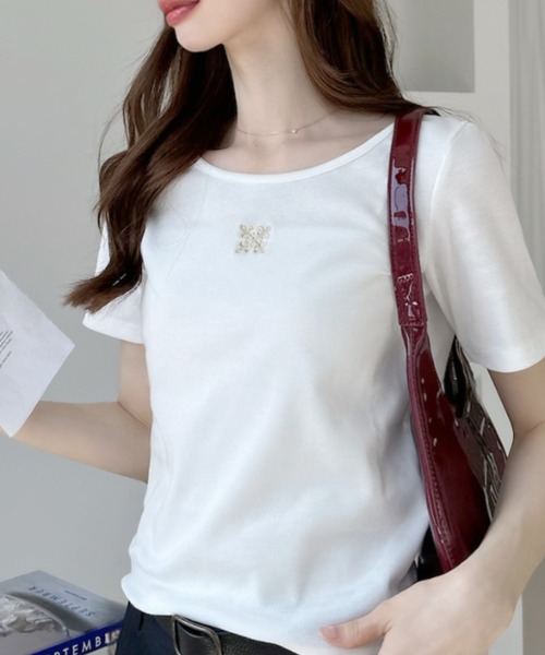 Ada.（エイダ）の「フロントロゴ刺繍 Ｕネック 半袖 Tシャツ（Tシャツ/カットソー・レディース・チャコール/ブラック/グレー/オフホワイト・FREE）」の2枚目の写真