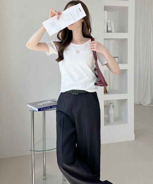Ada.（エイダ）の「フロントロゴ刺繍 Ｕネック 半袖 Tシャツ（Tシャツ/カットソー・レディース・チャコール/ブラック/グレー/オフホワイト・FREE）」の12枚目の写真