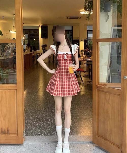 gossip!ロサンゼルス(ゴシップロサンゼルス)の「レッドチェック ガーリー フリルスリーブ ワンピース スクエアネック ハイウエスト A ライン コーデ 2026 夏(ワンピース・レディース・レッド・S/M)」の6枚目の写真